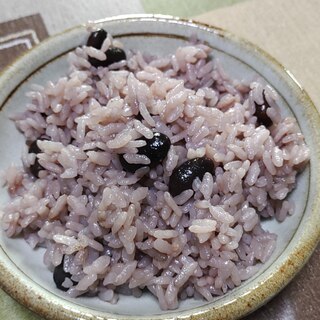 豆がおいしい黒豆ご飯